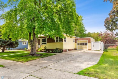 1531 14th St S, Fargo, ND 58103 - photo 2