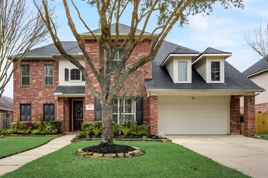 Ideal location in Katy. Not only will you fall head over heels in love with this well-maintained property, but you'll love this quiet Firethorne neighborhood. Its convenient location puts you minutes away from shopping, restaurants and outdoor fun.