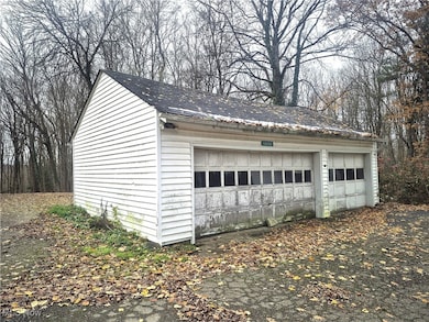 12452 Auburn Rd, Chardon, OH 44024 - photo 5