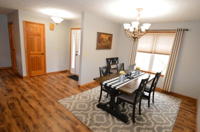 Dining room and entrance