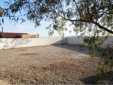 Large Flat Fenced Yard