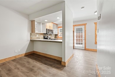 636 Chipley Ave unit 6, Charlotte, NC 28205 - photo 3