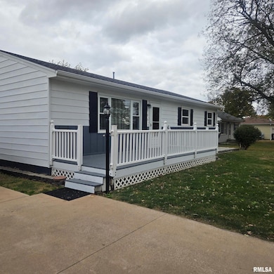 103 W Givens St, Abingdon, IL 61410 - photo 3