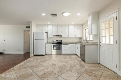 2222 E 3rd Dr, Mesa, AZ 85204 - photo 4