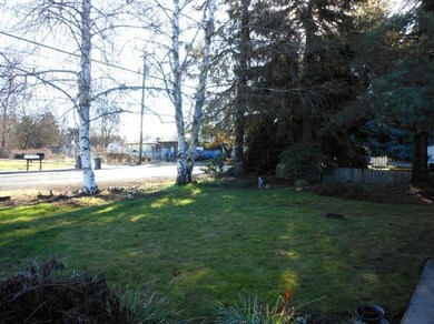 3405 Bursell Rd, Central Point, OR 97502 - photo 4