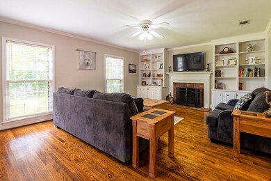 2112 Lullwater Rd, Albany, GA 31707 - photo 4