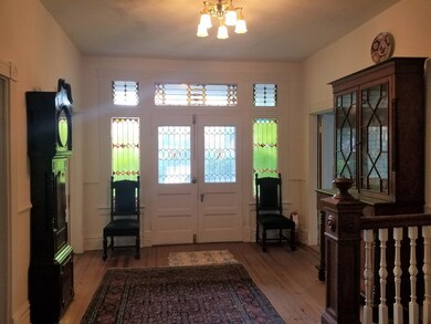 Gorgeous foyer