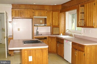 5804 Hub Nail Ct, Frederick, MD 21703 - photo 2