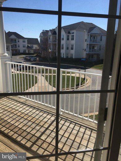 25272 Riffleford Square unit 204, Chantilly, VA 20152 - photo 4