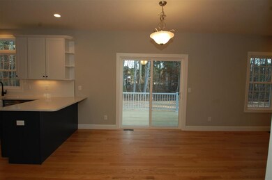 8 Crab Tree Ct unit 28, Merrimack, NH 03054 - photo 4