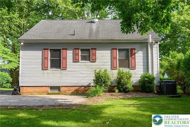 3205 Cambridge Cir, Allentown, PA 18104 - photo 5