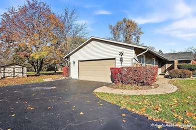 26140 N Ann Ct, Wauconda, IL 60084 - photo 2