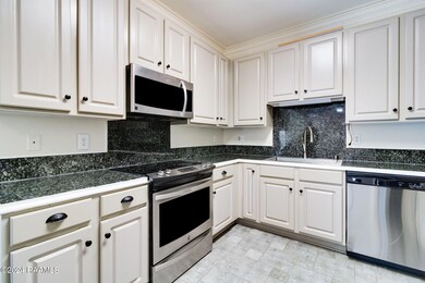 5-web-or-mls-513-8 Verot School Rd-4