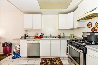 12220 Carnation Ln unit D, Moreno Valley, CA 92557 - photo 4