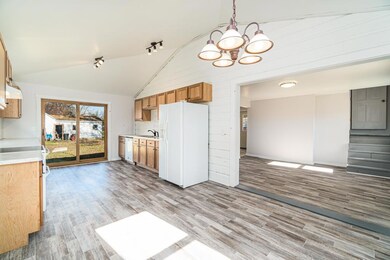 615 Tainter St-4 - Copy.jpg