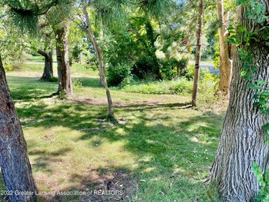 EXT Front Yard View