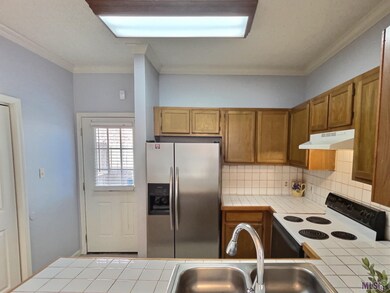 2811 S Roth Ave unit 16-A, Gonzales, LA 70737 - photo 3