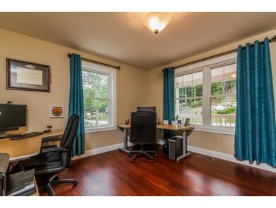 22 Valleyview Dr, MerriMacK, NH 03054 - photo 5