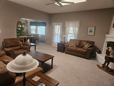 1009 Lee Trevino Dr, Belen, NM 87002 - photo 3