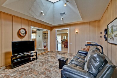 ENCLOSED FRONT ATRIUM