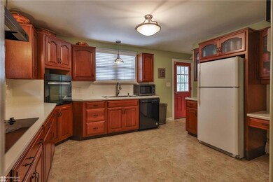 2511 W Highland St, Allentown, PA 18104 - photo 7