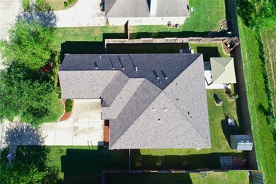 Brand new roof and awesome backyard!