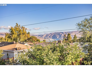 708 E 19th St, the Dalles, OR 97058 - photo 6