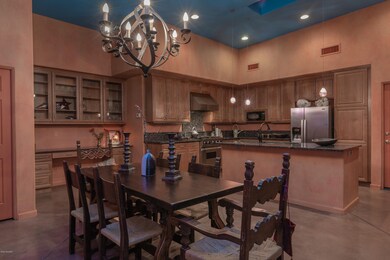 Kitchen:dining