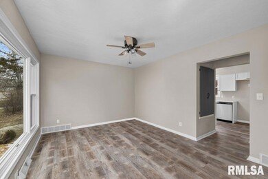 1724 W 48th St, Davenport, IA 52806 - photo 5