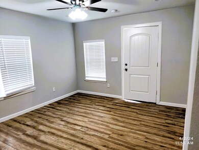 127 E Prospect St, Denison, TX 75021 - photo 6