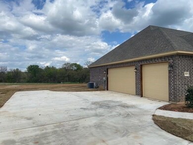 136 Katy Ranch Dr, Weatherford, TX 76085 - photo 2