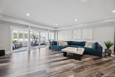 43050 12 Oaks Crescent Dr unit 2066, Novi, MI 48377 - photo 3