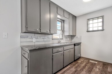 927 S Apache Dr, Wichita, KS 67207 - photo 3