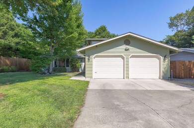 1605 NW Prospect Ave, Grants Pass, OR 97526 - photo 3