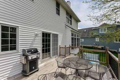 037-Deck-5741326-small