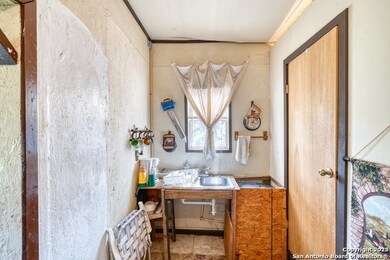 630 Cr 246 unit 9, Hondo, TX 78861 - photo 2