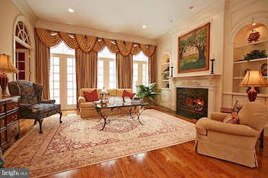 888 Alvermar Ridge Dr, McLean, VA 22102 - photo 3