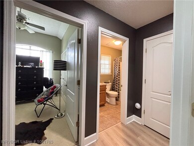 Hallway to bedroom 1,2 and bathroom