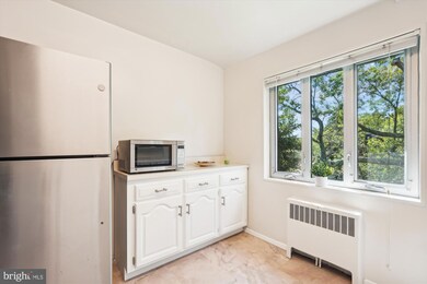 Kenwood Place unit 410, Bethesda, MD 20816 - photo 5