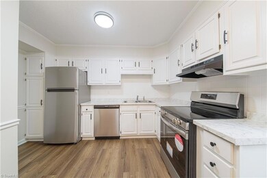 2320 Bay Meadows Ct unit E, Winston Salem, NC 27103 - photo 6