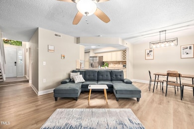 10-web-or-mls-7707-falcon-rest-cir