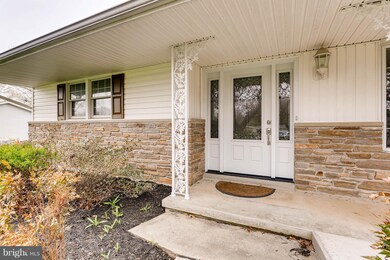 605 Trixsam Rd, Sykesville, MD 21784 - photo 4