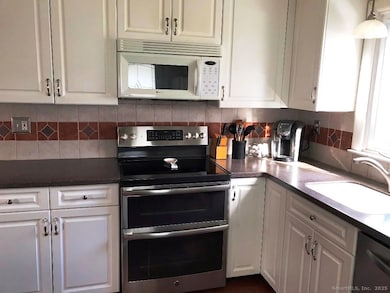 186 Chestnut Hill Ave, Waterbury, CT 06704 - photo 5