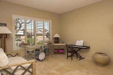004_Living Room