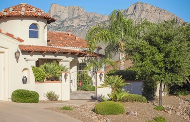 Pusch Ridge - Courtyard & Views