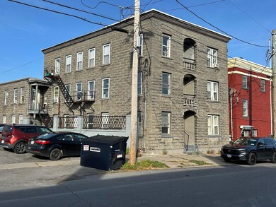 43 Pike St Front