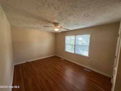 422-B  E. LEONARD STREET  (4)