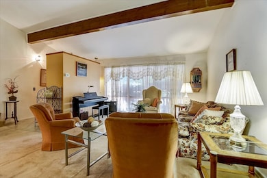 5 N Commonwealth Ave, Aurora, IL 60506 - photo 4