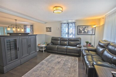 470 Mammoth Rd, Londonderry, NH 03053 - photo 4