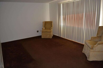 D2-Family Room